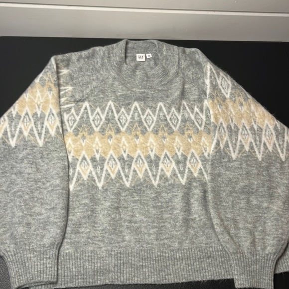 GAP Sweaters - Super soft Gap knit sweater - cream, grey, winter, Christmas, pull over